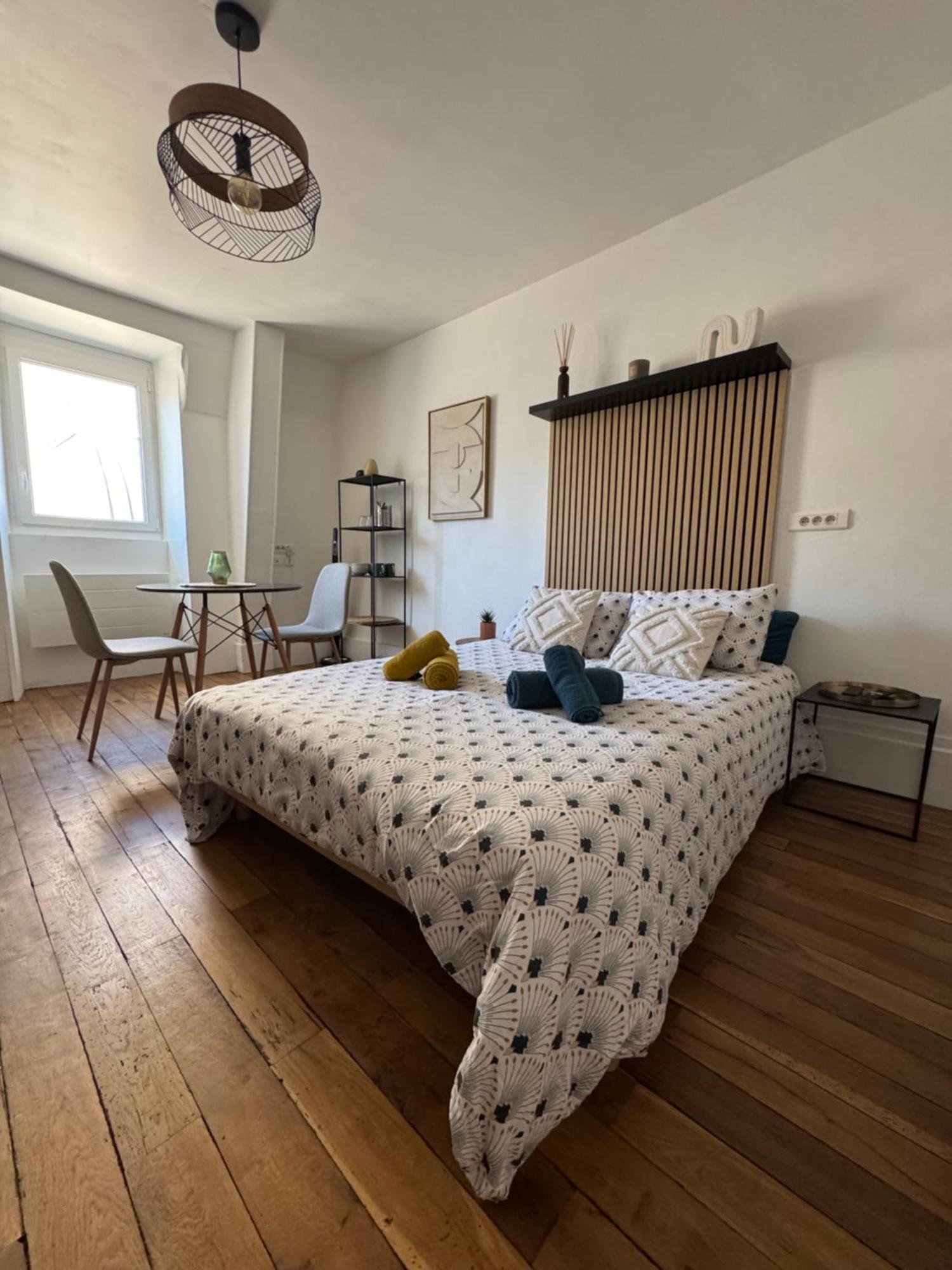 Charmant Appartement Au Coeur De Bourges Eksteriør bilde