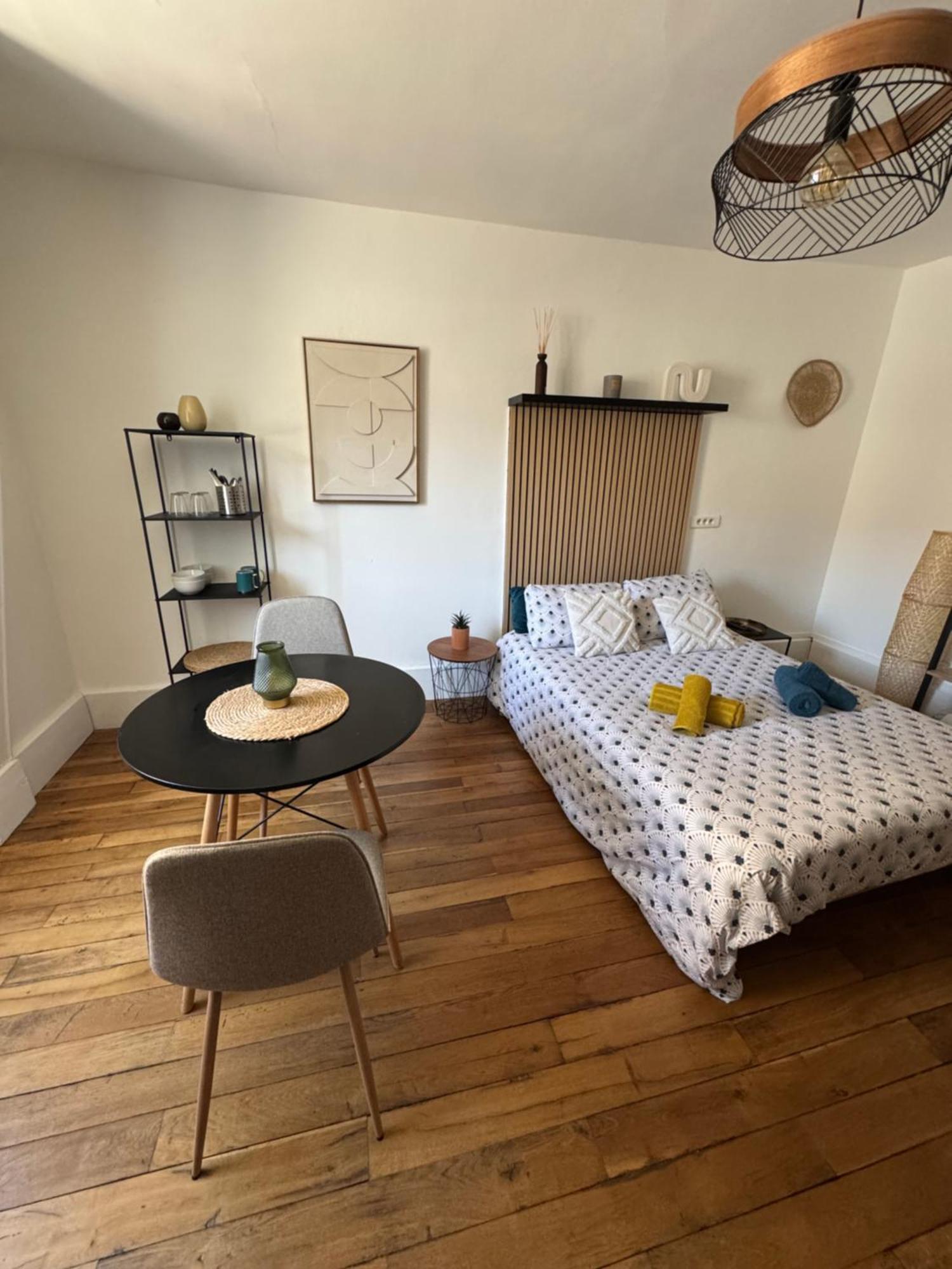 Charmant Appartement Au Coeur De Bourges Eksteriør bilde