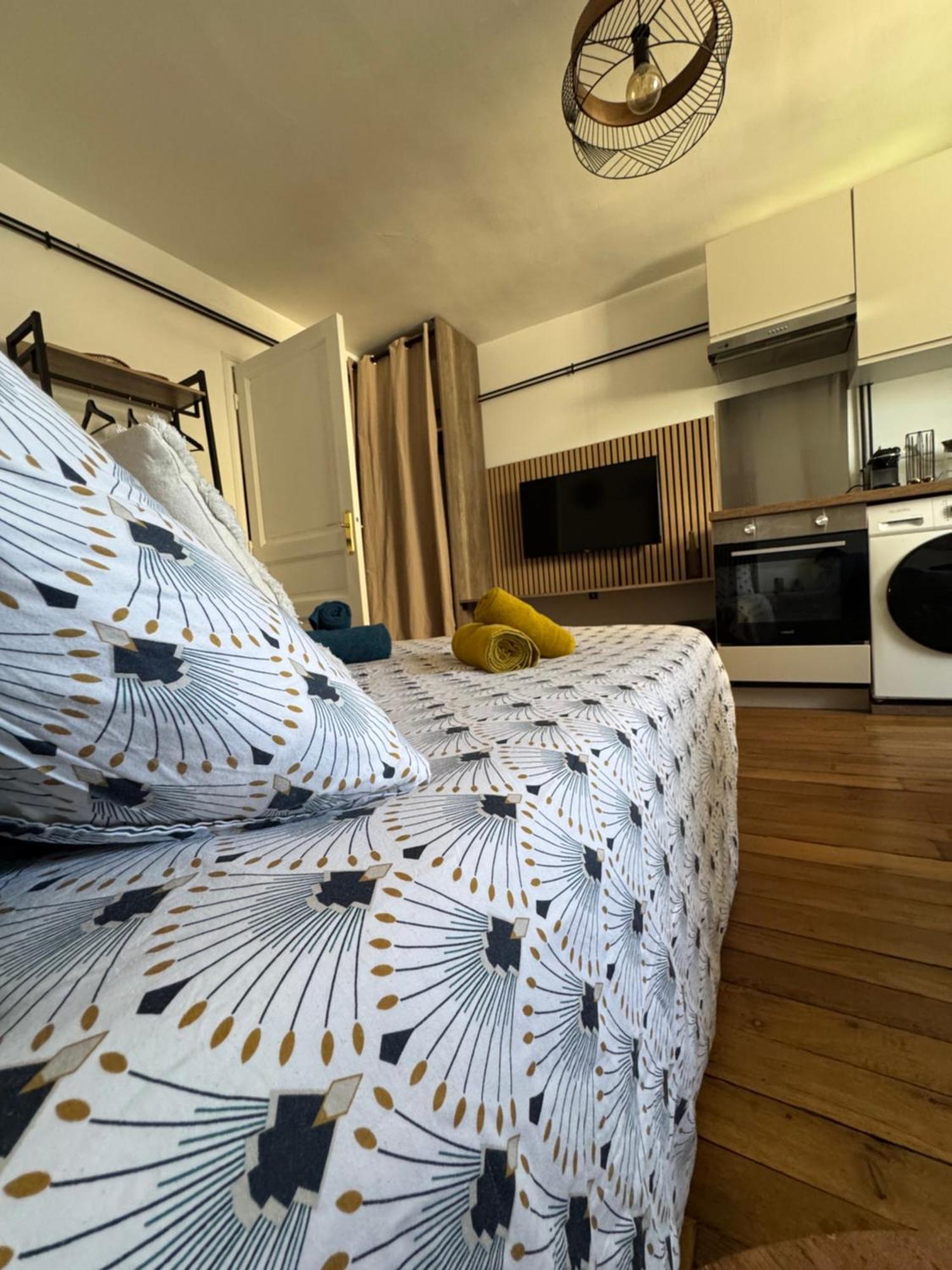 Charmant Appartement Au Coeur De Bourges Eksteriør bilde