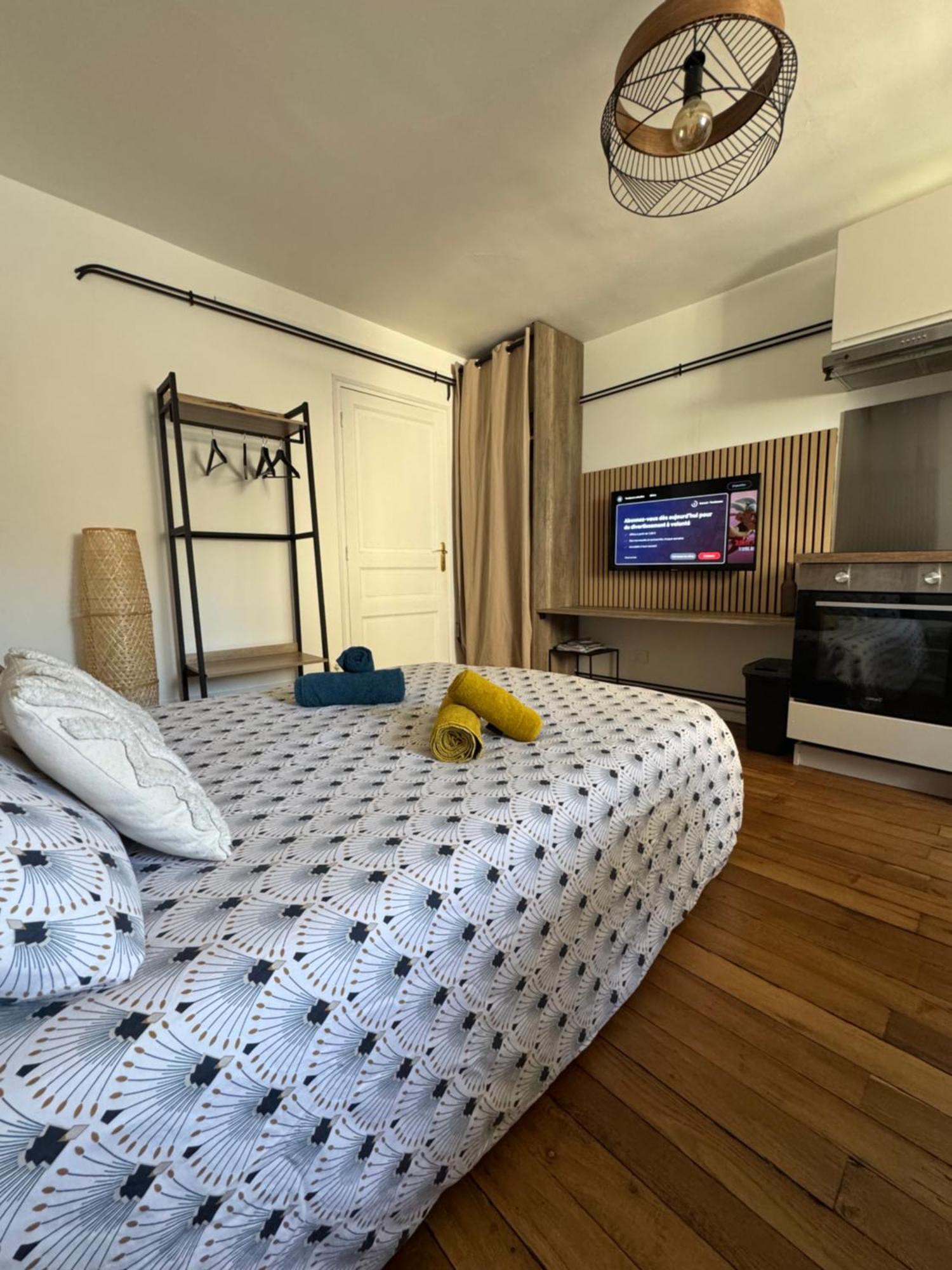Charmant Appartement Au Coeur De Bourges Eksteriør bilde