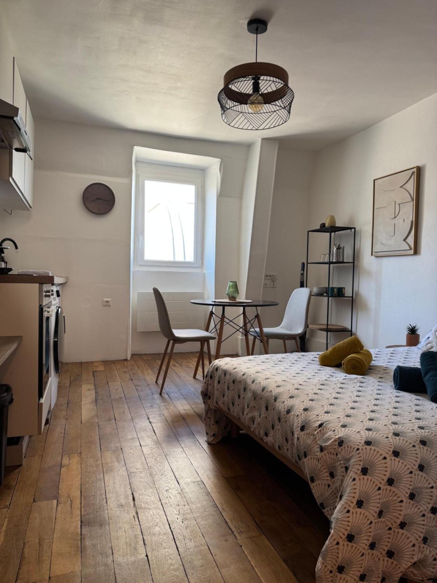 Charmant Appartement Au Coeur De Bourges Eksteriør bilde
